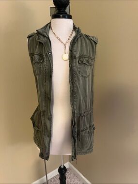 Celebrity Pink Olive Green Utility Vest